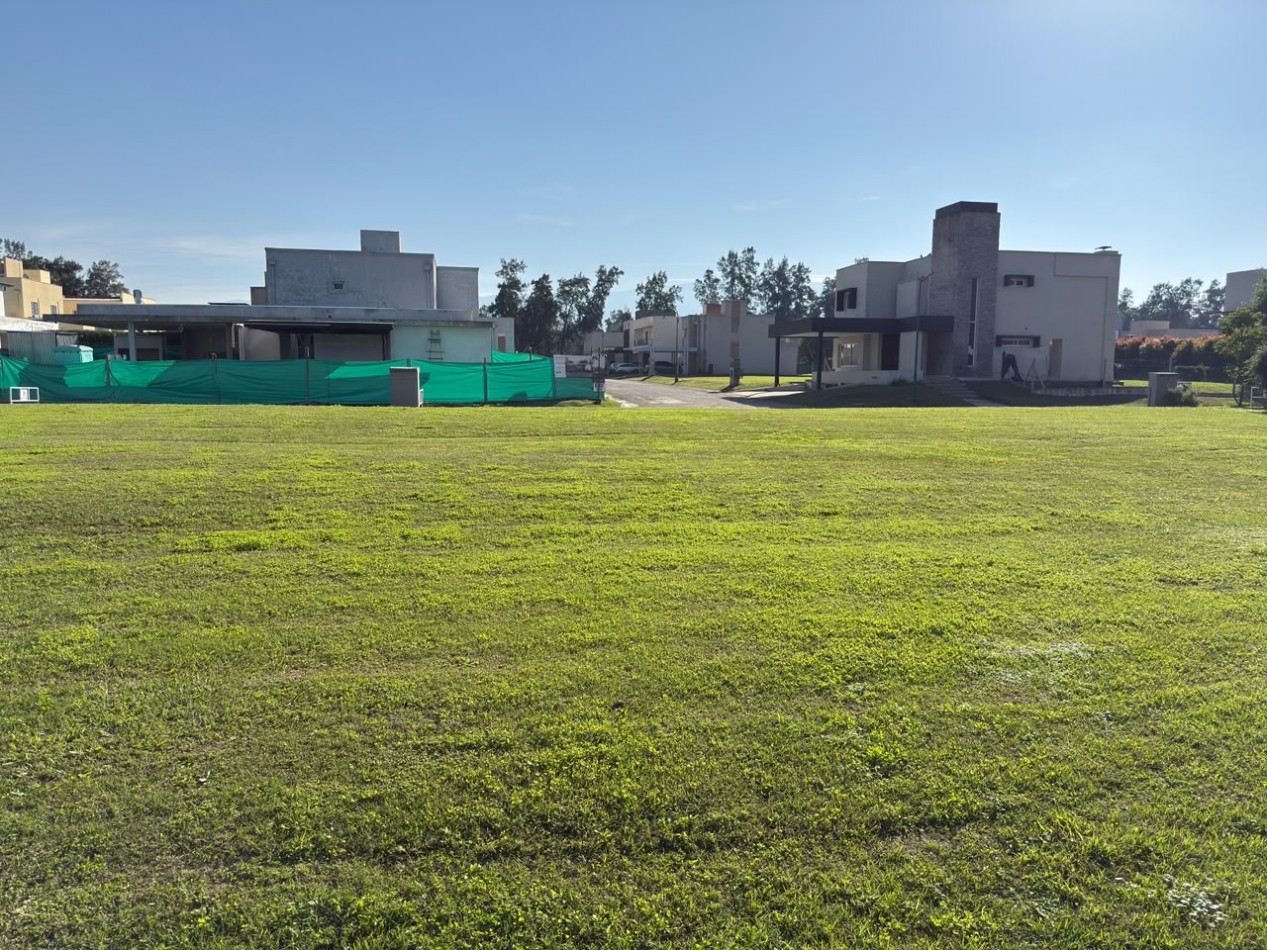 VENTA LOTE EN COUNTRY PINAR II